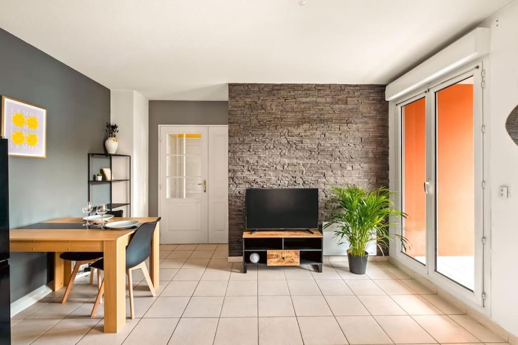 T2 Paisible Vaise, Avec Parking Metro Direct Bellecour Apartment Lyon Bagian luar foto